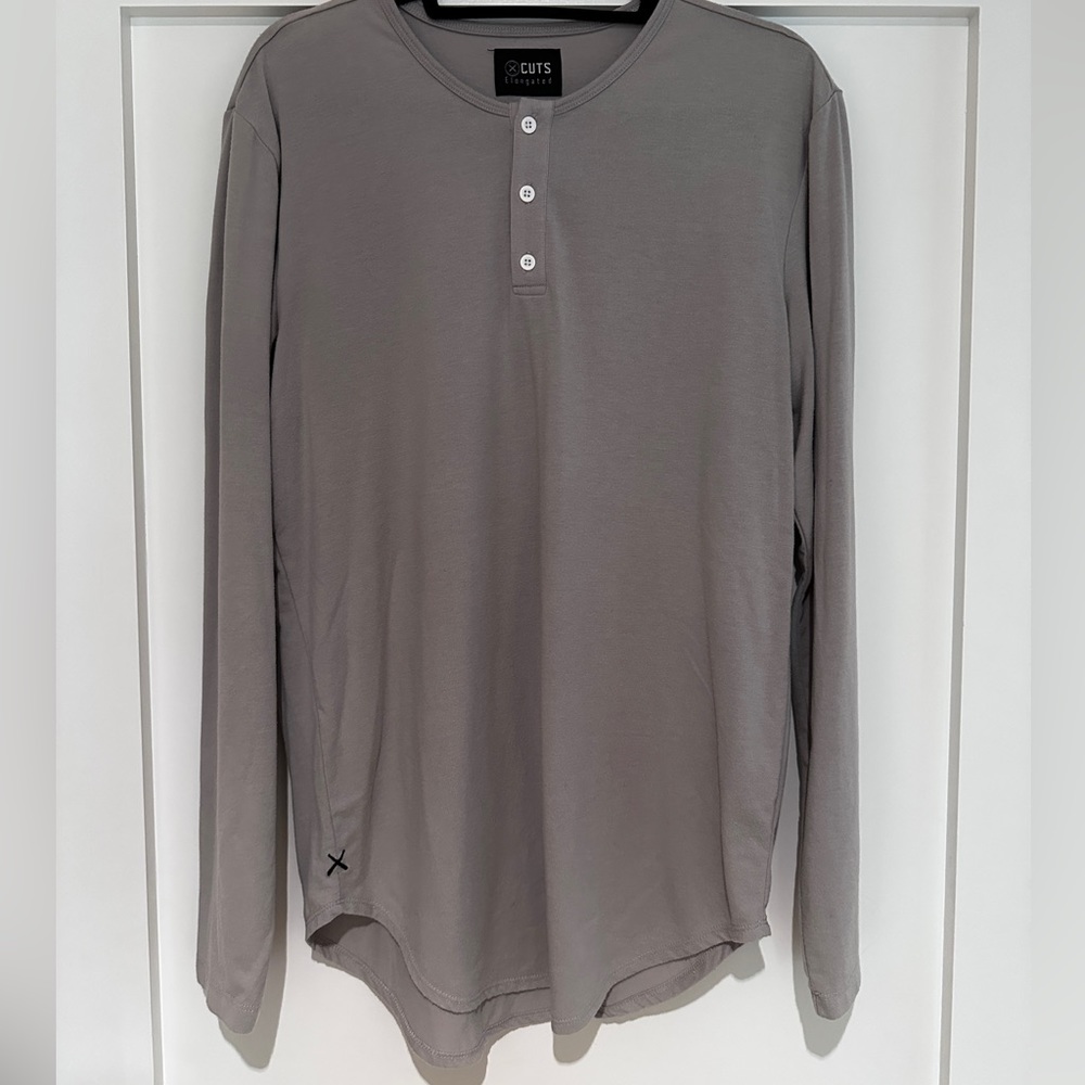 Cuts | Men’s Elongated Henley | Large | Grey
